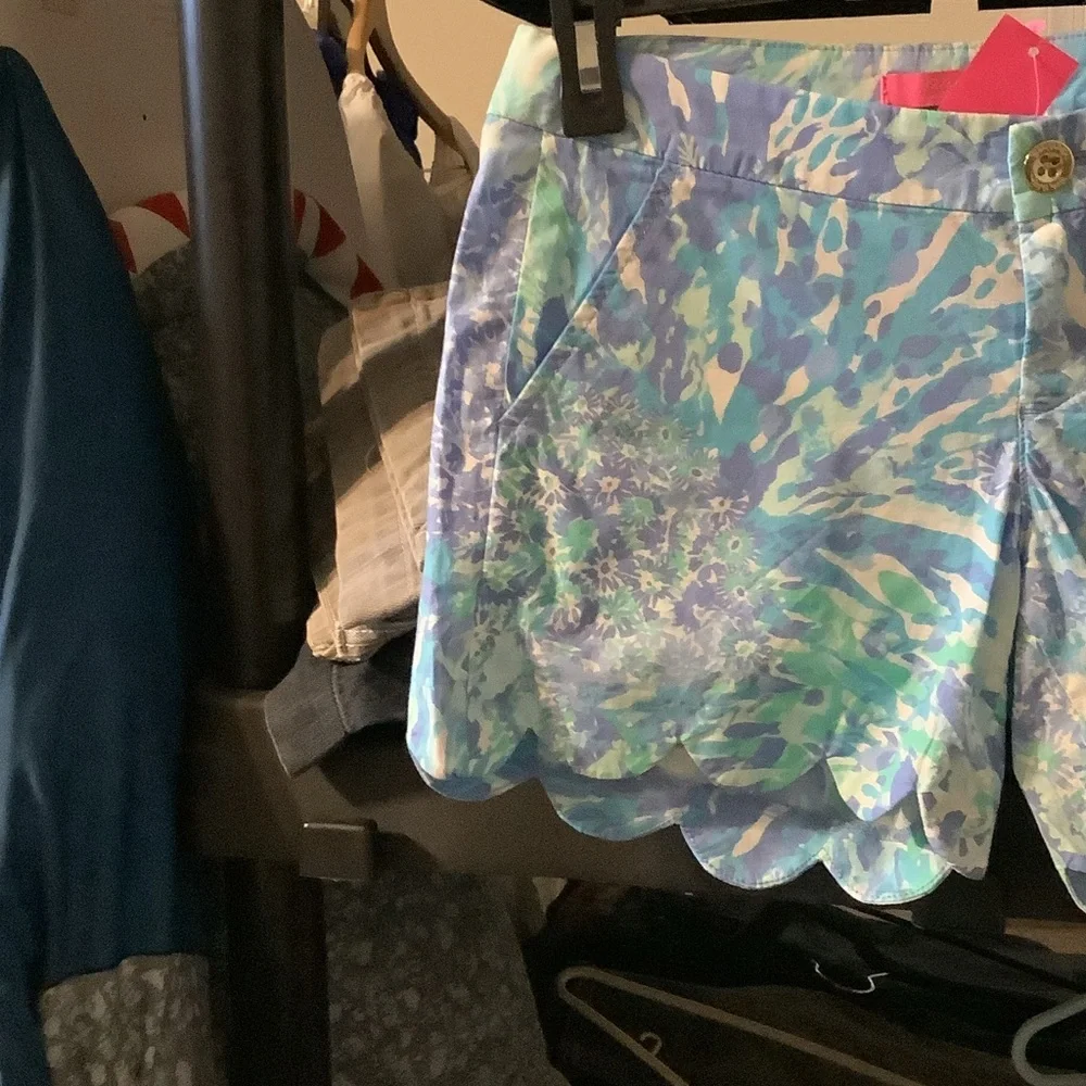 Lilly Pulitzer Blue and Green Women's buttercup‎ stretch shorts, blue haven